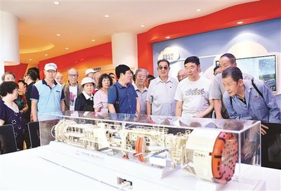 青山区参观装备园区 感受科技成果，聚焦太阳能热利用装备销售